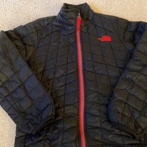 🌸The North Face thermoball Kids Jacket🌸